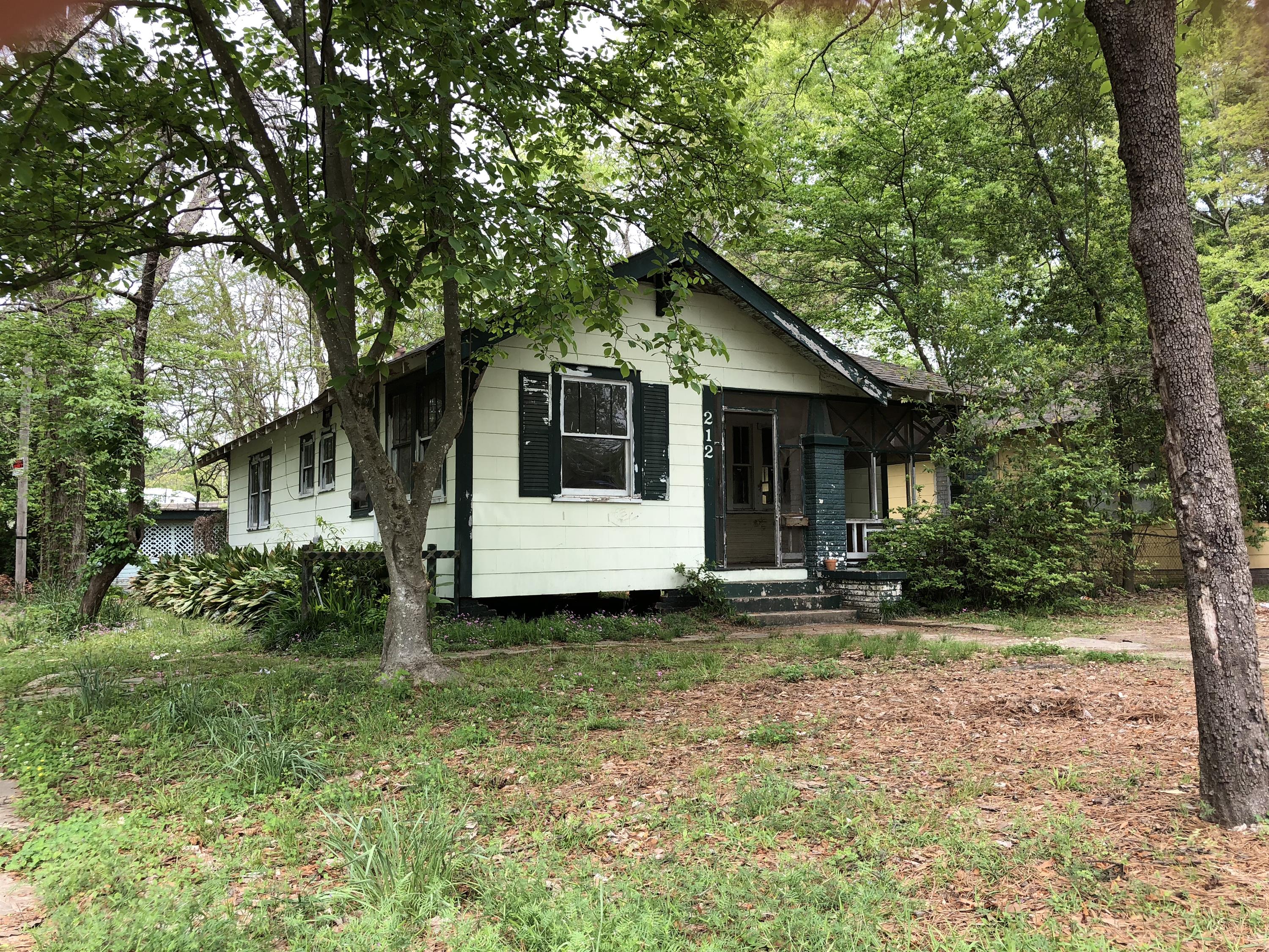 212 Lazarre Avenue